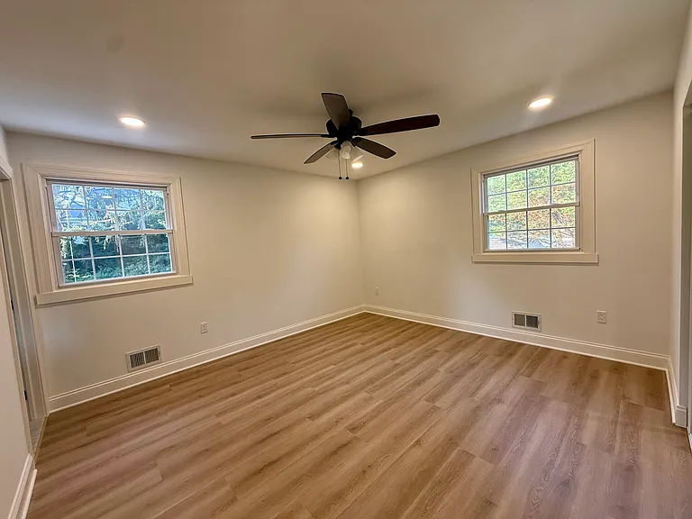 9398 Paulskirk Dr — Photo 2