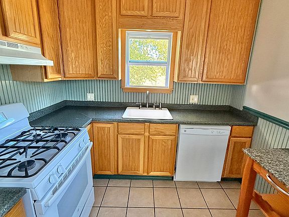 5th image of 802 State St