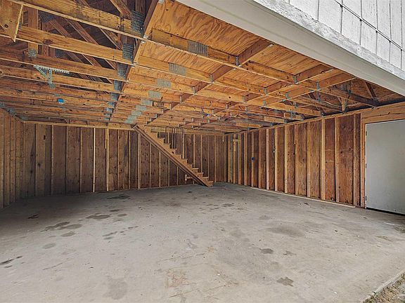 5th image of 2693 Brooklyn St