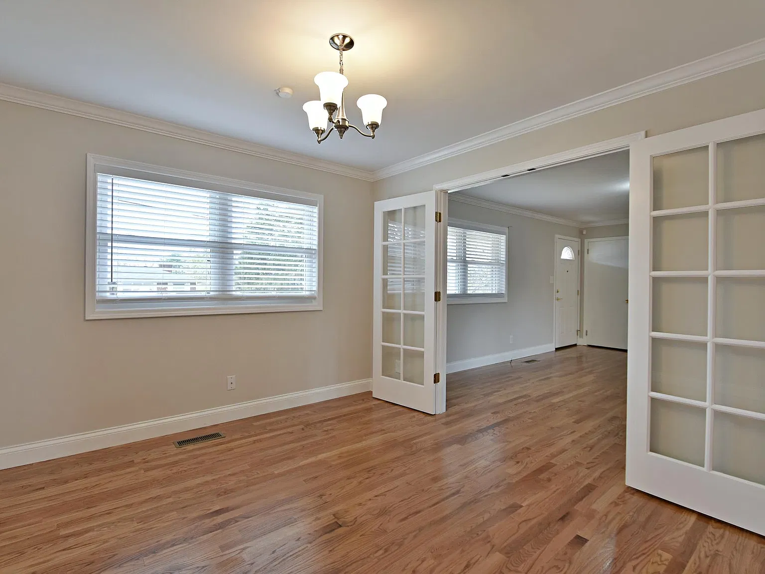 10920 Thornton Dr — Photo 4