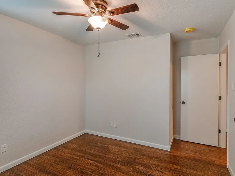 300 Ridgecrest Dr — Photo 18