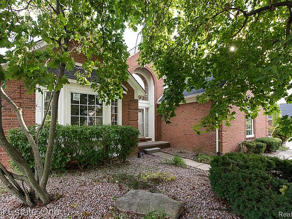 2nd image of 1013 Rochelle Park Dr