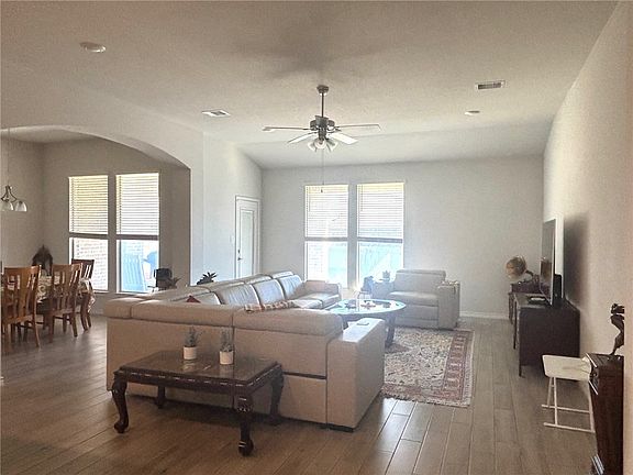 5th image of 2713 Wardford Way