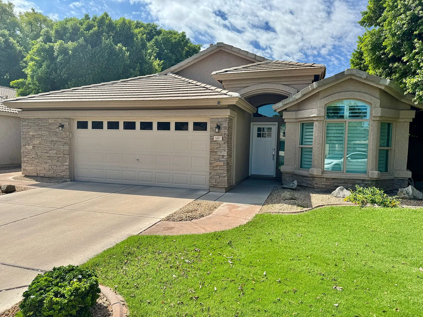 Gorgeous 3 Bedroom Furnished Home on Water! Spectacular Views! — Photo 2