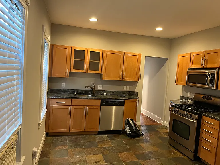 23 Taft St #1 — Photo 4