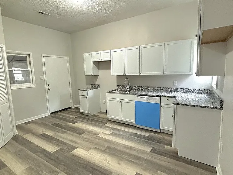1724 Garland Ave — Photo 12