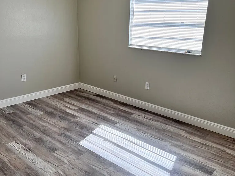 13105 Hanley Dr — Photo 9