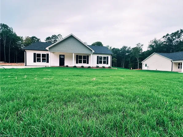 129 Yellowbell Dr, Lexington, NC 27292
