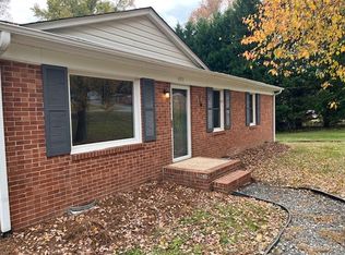 6011 Bexhill Dr, Walkertown, NC 27051