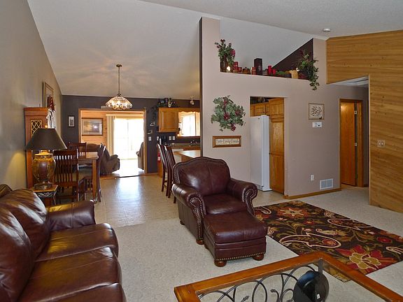 4th image of 16487 373rd St