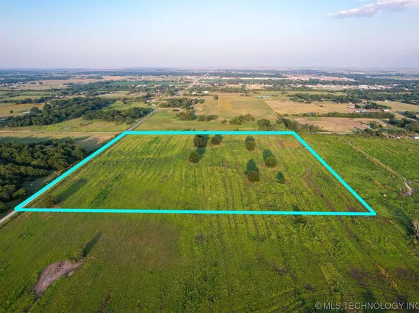 39 One Mile Rd, Dewey, OK 74029