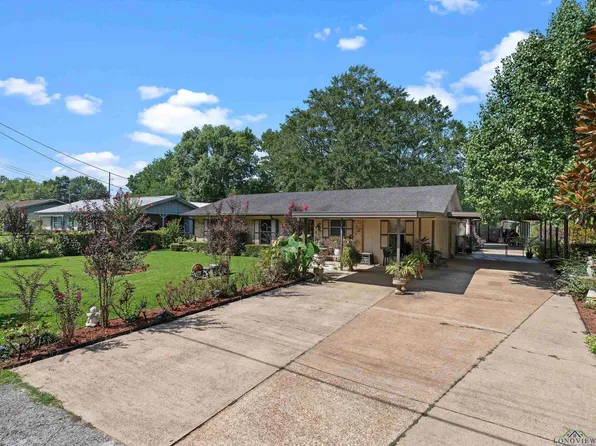 921 Patterson St, Carthage, TX 75633