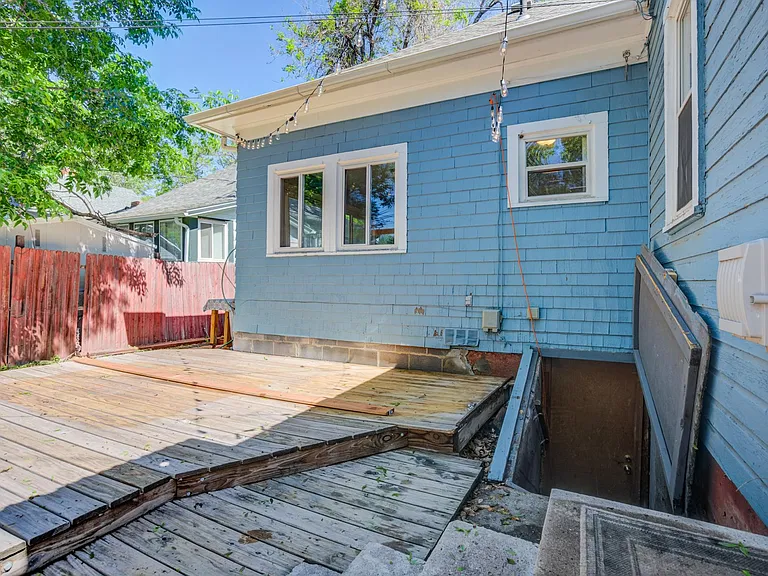 421 E Saint Vrain St — Photo 38