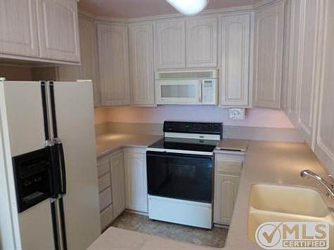 5th image of 10400 Caminito Cuervo Unit 256
