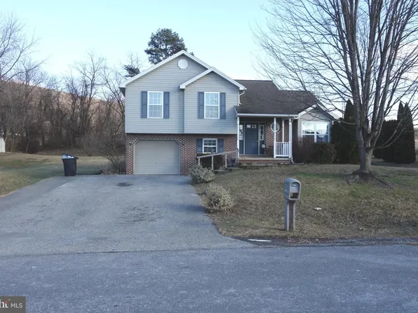 3834 Mountain Shadow Cir, Fayetteville, PA 17222