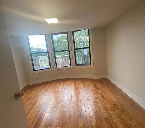 4th image of 152 Boyd Ave APT 3A