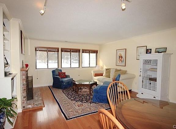 3rd image of 94 Rowayton Woods Dr