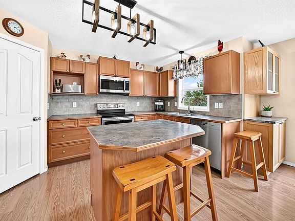 5th image of 325 Luxstone Grn SW