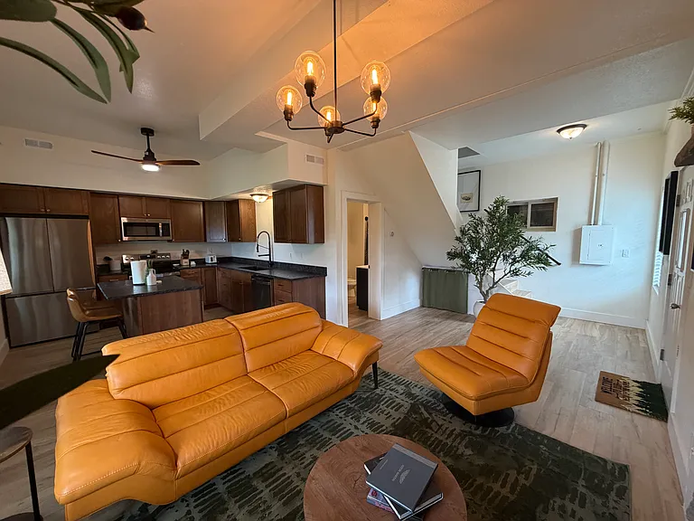 2560 Coffeen Ave — Photo 4