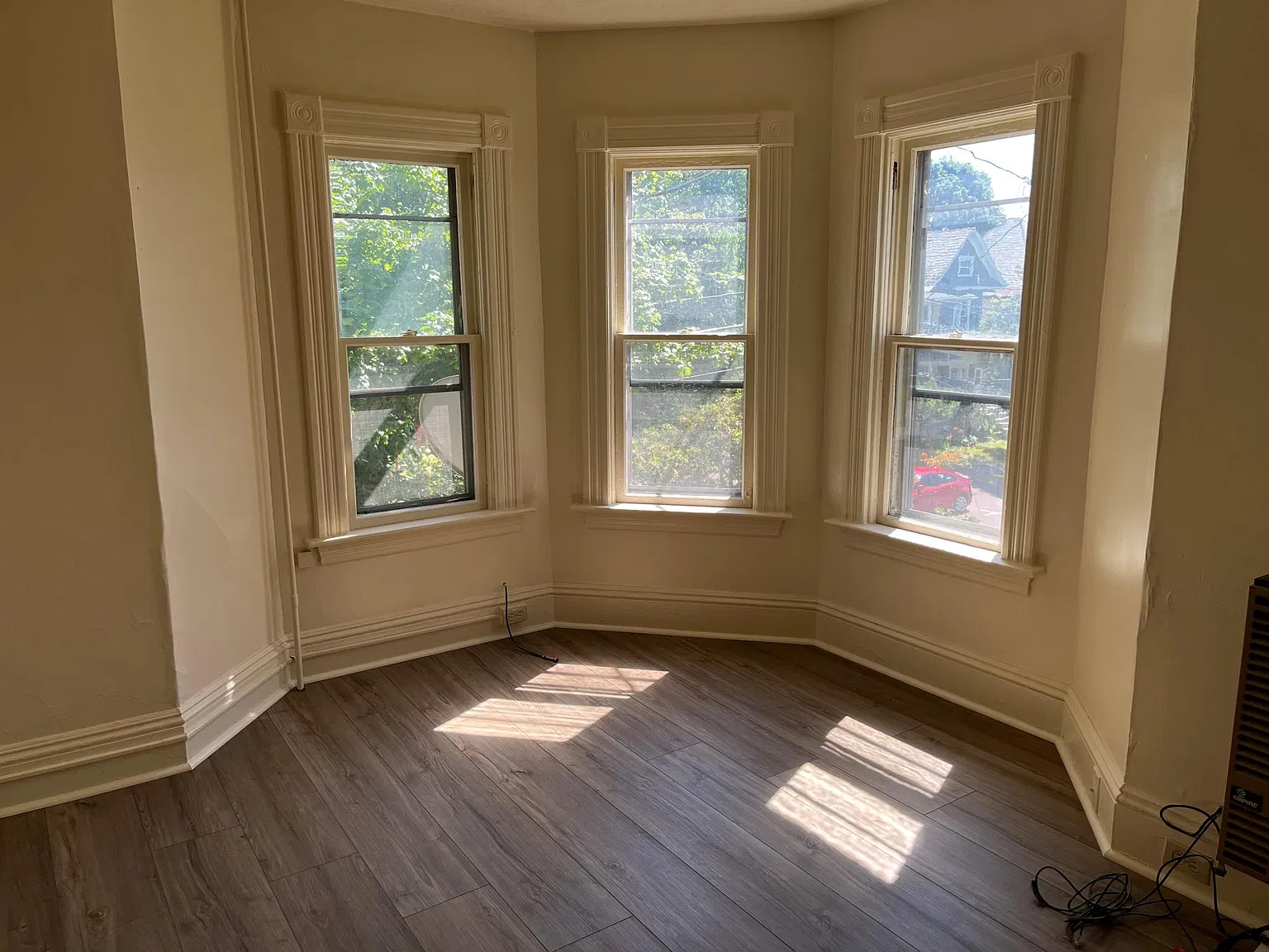 28 Brookes Ave — Photo 2