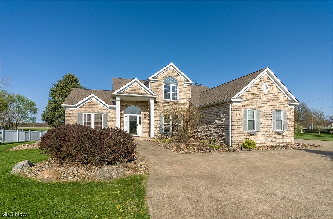 8008 Paris Ave, Louisville, OH 44641 Zillow