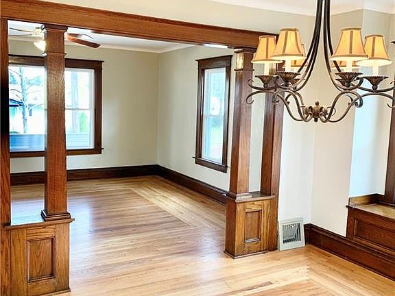 4th image of 310 Charles St