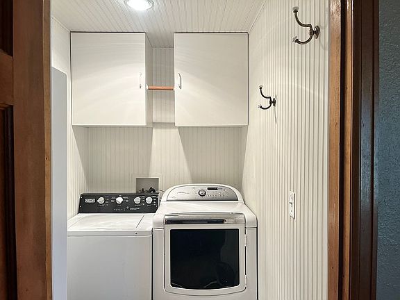 5th image of 24 Cherokee Dr
