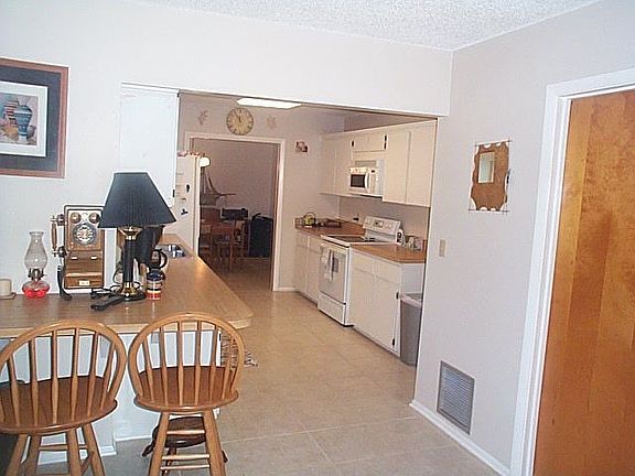 5th image of 1340 Gleneagles Way