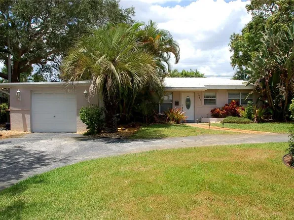 1941 NE 27th Court, Lighthouse Point, FL 33064