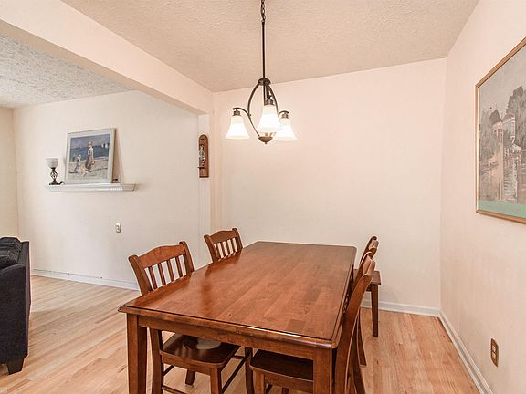 5th image of 2810 Chelsea Ct APT 201
