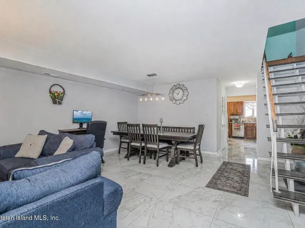 66 Rolling Hl, Staten Island, NY 10312