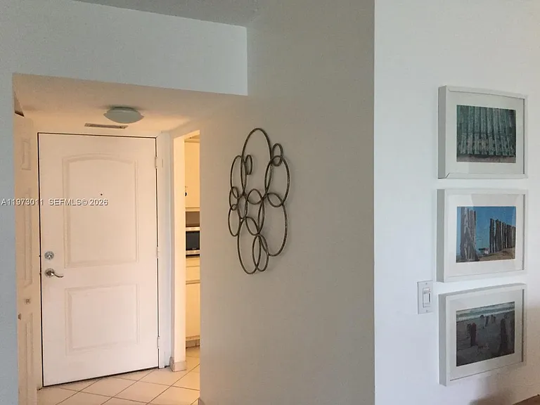 100 Bayview Dr #516 — Photo 7