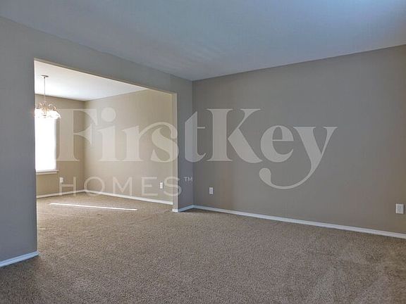 3rd image of 4220 River Oaks Dr
