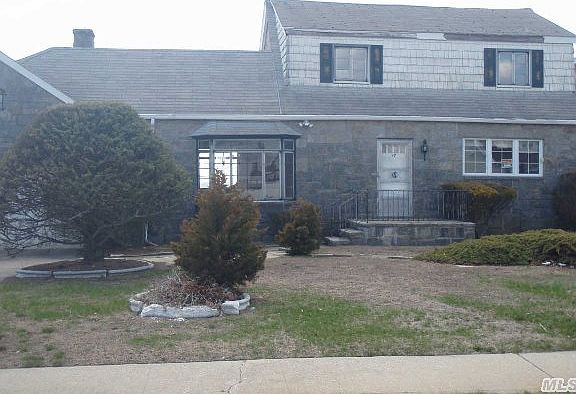 3rd image of 87 Fairwater Ave