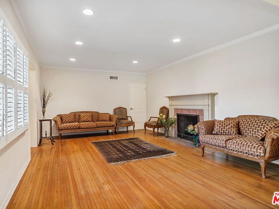 1st image of 307 S Kenter Ave