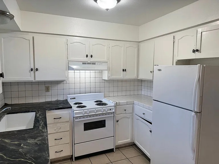 1029 Minnewawa Ave — Photo 6