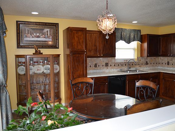 Beautiful backsplash 