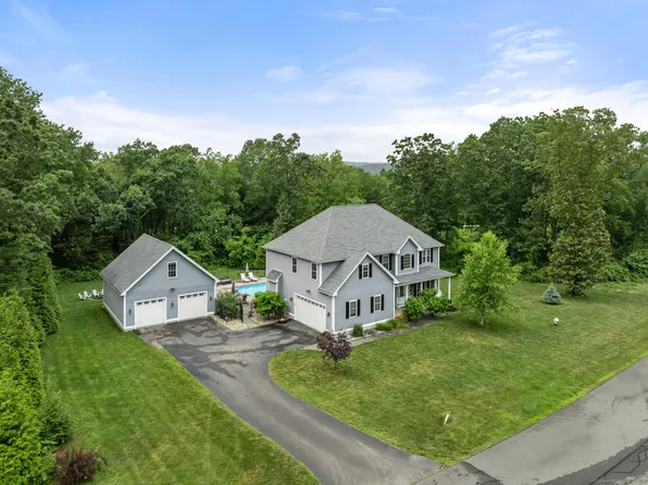 28 Salmon Run, East Hampton, CT 06424