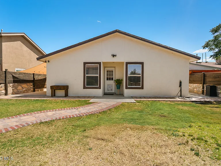 14121 Tierra Halcon Dr — Photo 37