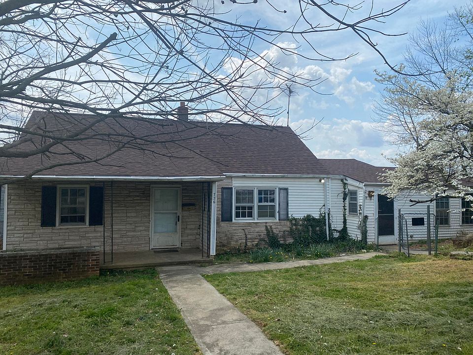 1st image of 726 Queen Ave NW
