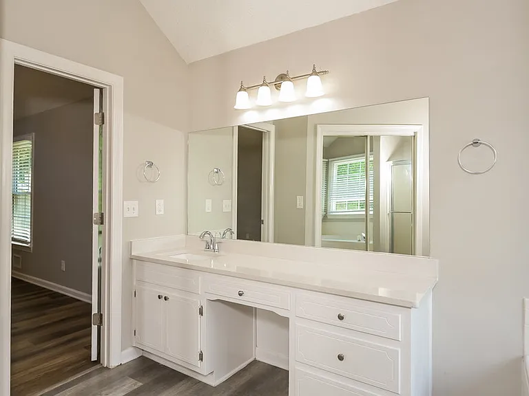 1070 Hunters Creek Ct — Photo 10