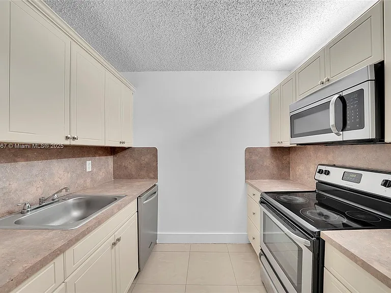 8260 SW 210th St #201 — Photo 11