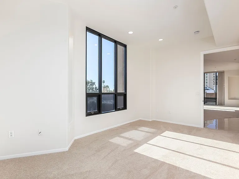 611 G St #321 — Photo 25