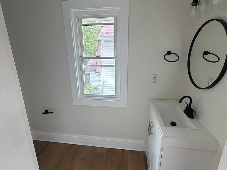 1202 E 20th Ave — Photo 11