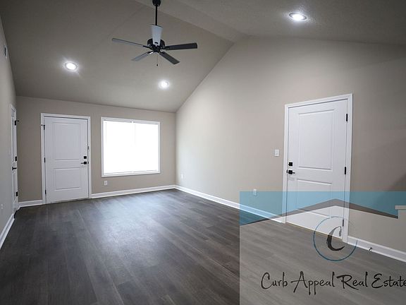3rd image of 910 E Word Ave #3