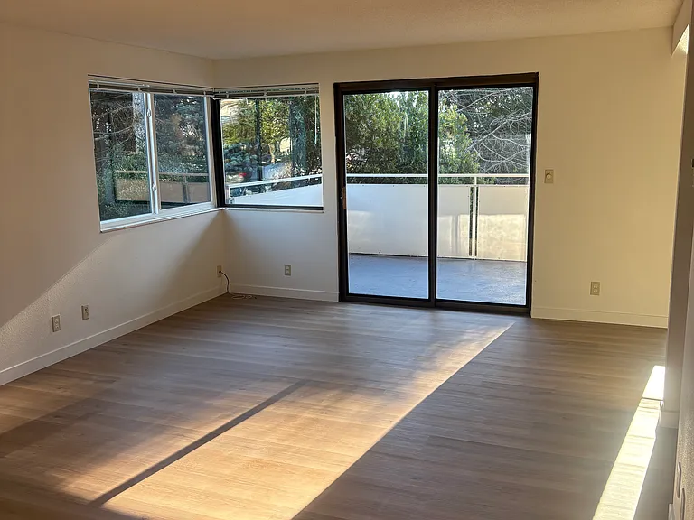 8601 15th Ave NE #201 — Photo 3