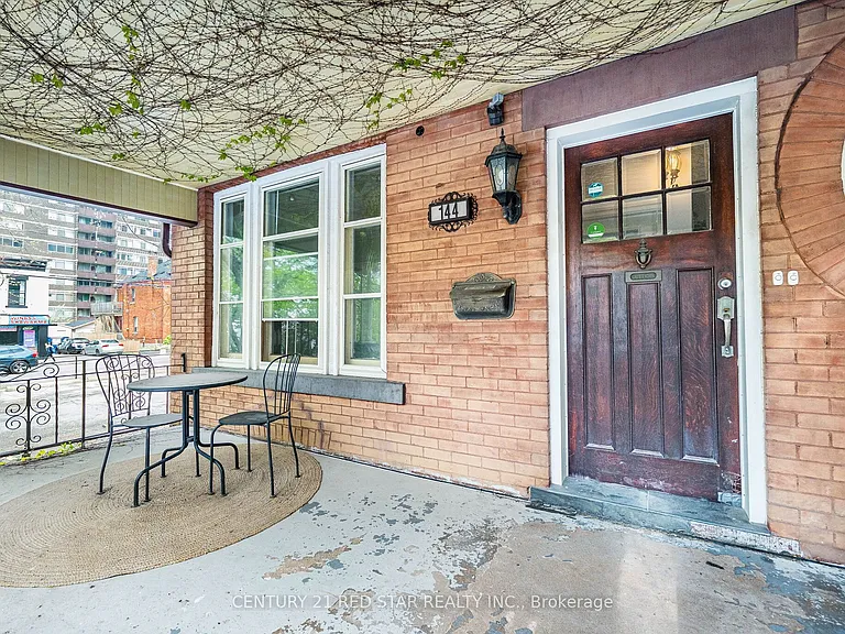 144 Bold St #UPPER — Photo 2