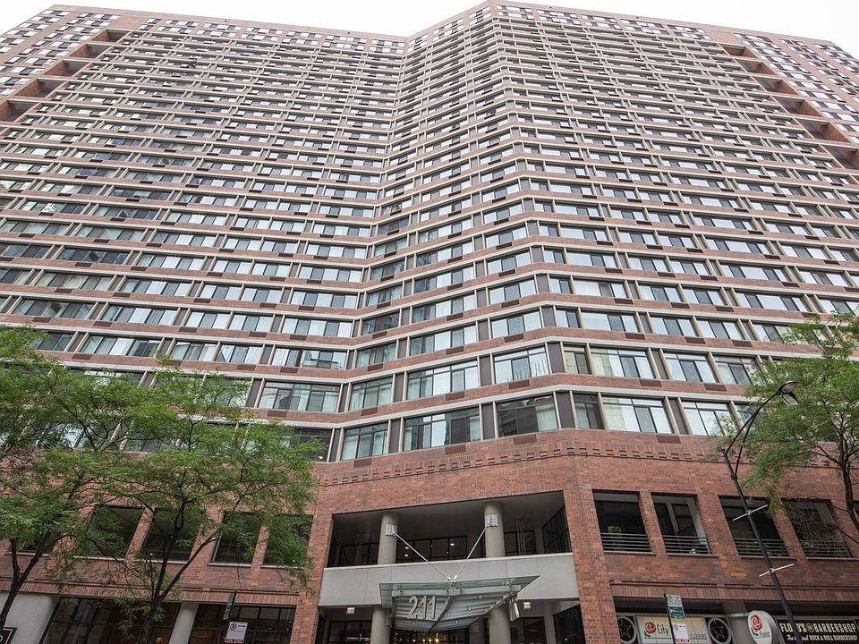 1st image of 211 E Ohio St APT 1021