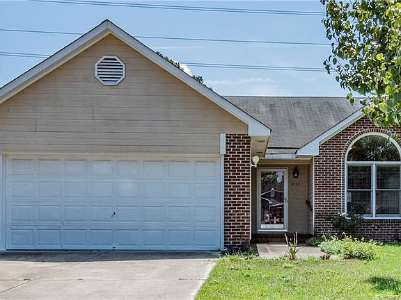 2nd image of 3517 Chaucer Dr