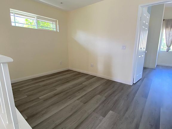 4th image of 3202 Oakleaf Ct